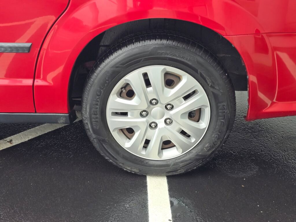 Used 2015 Dodge Grand Caravan American Value Package image 9