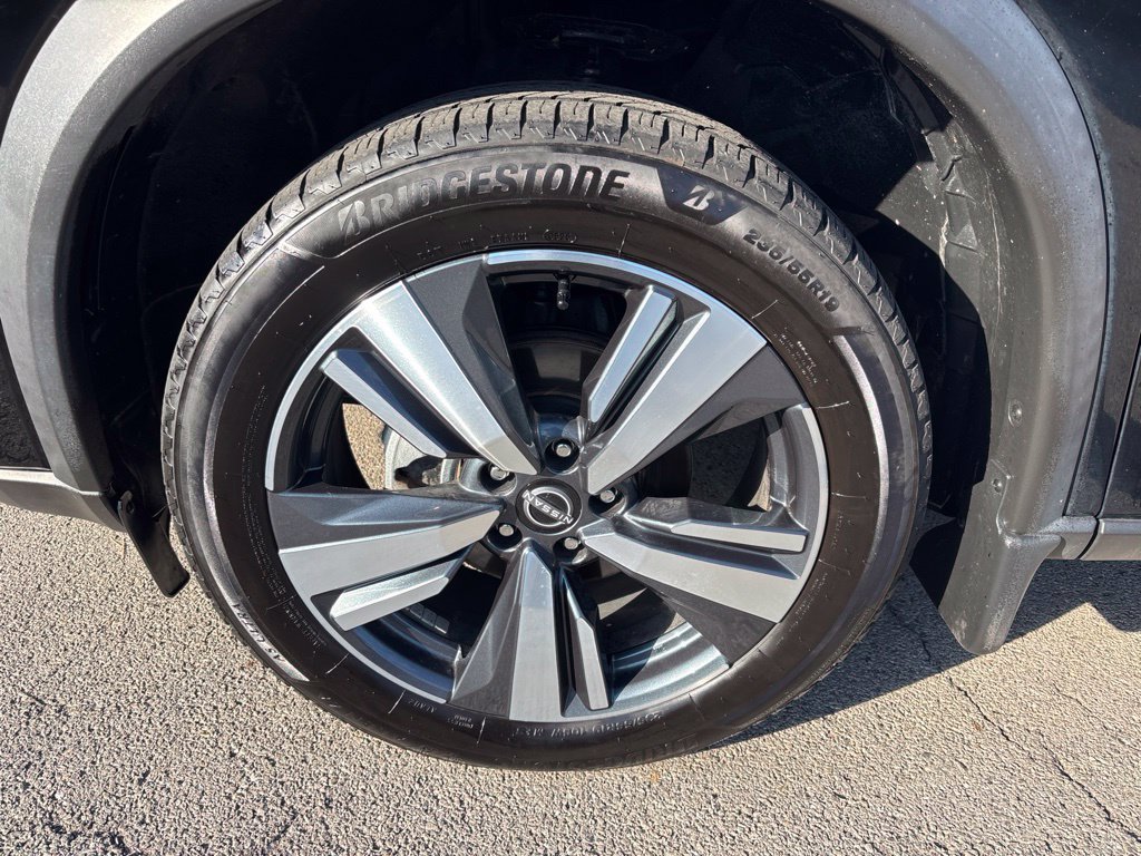 Used 2024 Nissan Rogue SL AWD/4WD image 12