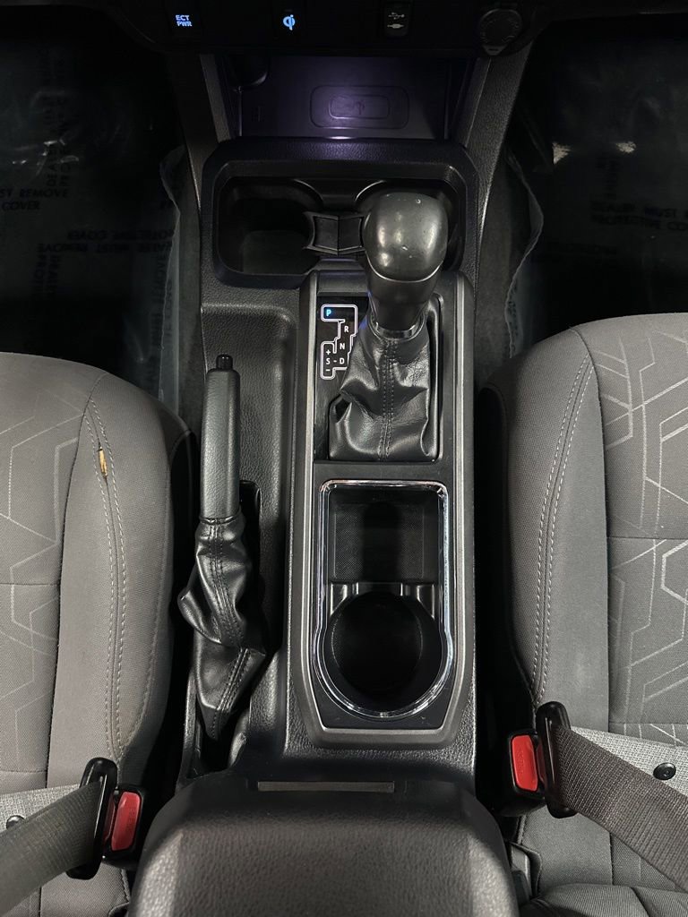 Used 2018 Toyota Tacoma SR5 AWD/4WD image 25