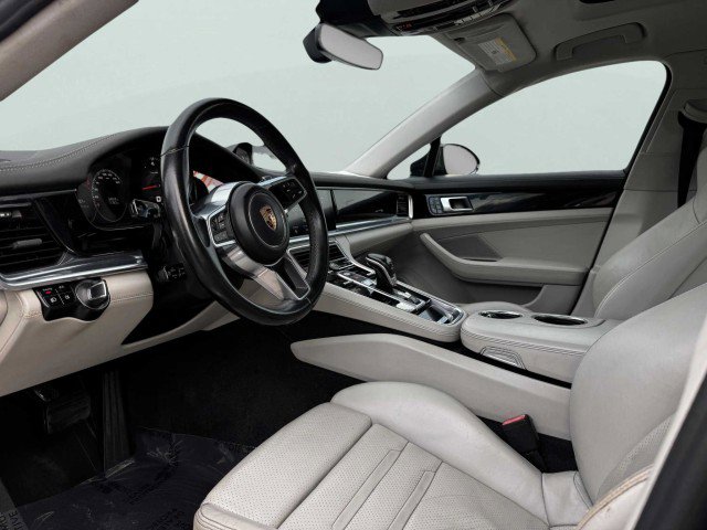 Used 2017 Porsche Panamera image 16