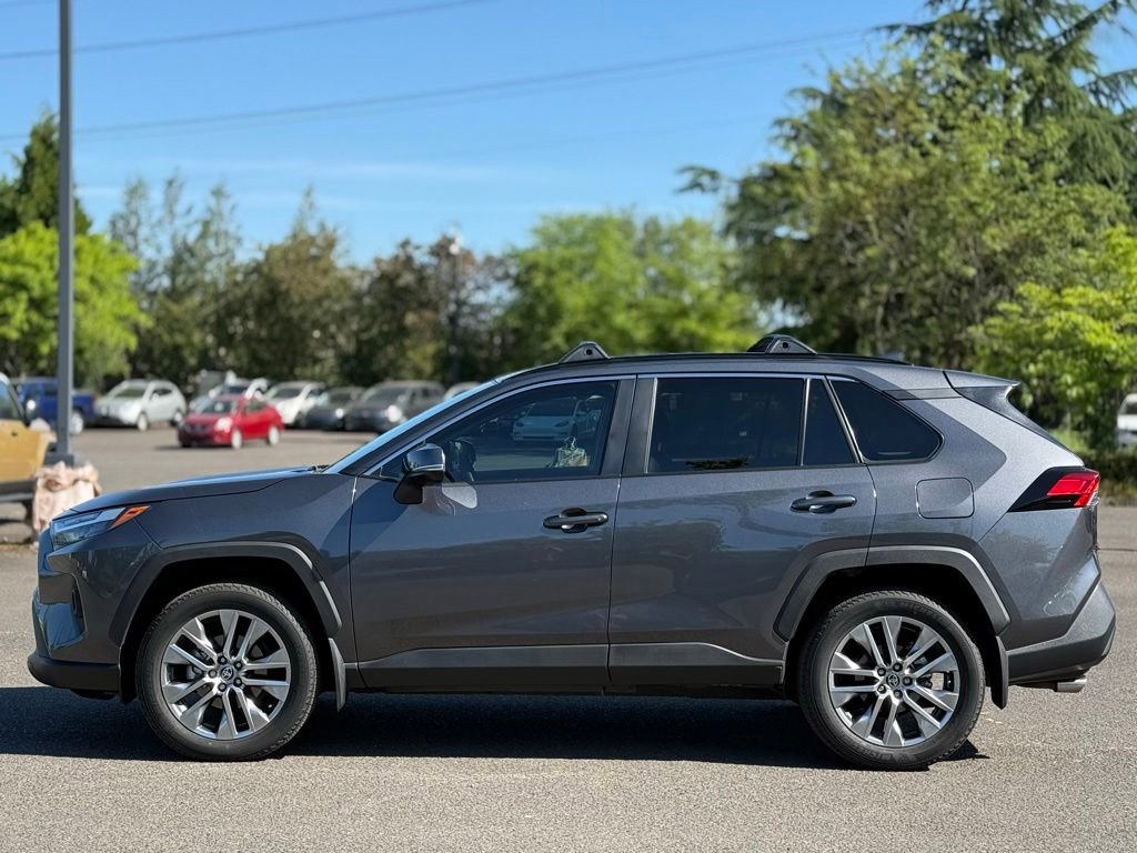 Used 2022 Toyota RAV4 XLE Premium AWD/4WD image 2