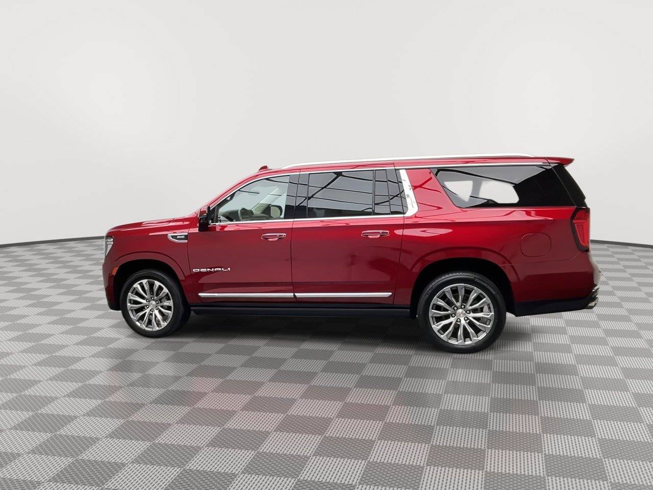 Certified 2021 GMC Yukon XL Denali w/ Denali Premium Package AWD/4WD image 44