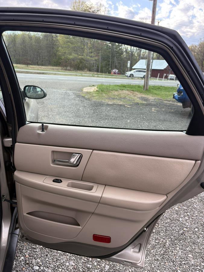 Used 2003 Ford Taurus LX image 18
