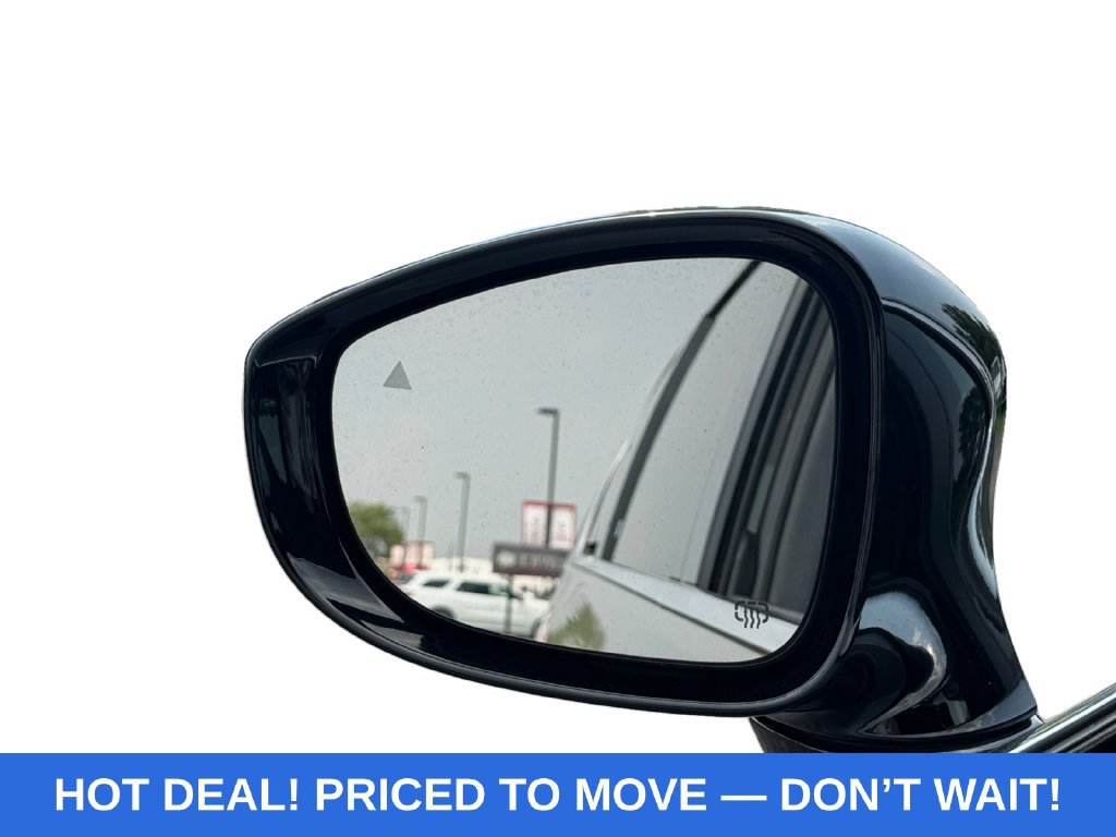 Used 2025 Chrysler Pacifica Select FWD image 20