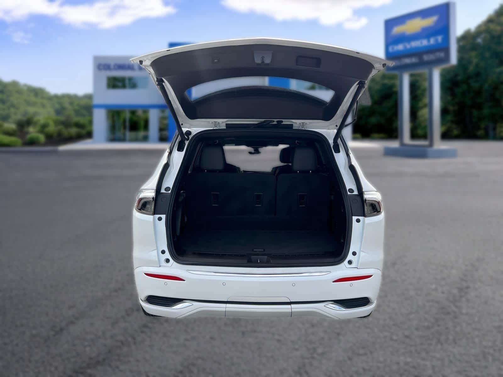 Certified 2022 Buick Enclave Avenir w/ Trailering Package, 5000 lbs. AWD/4WD image 37