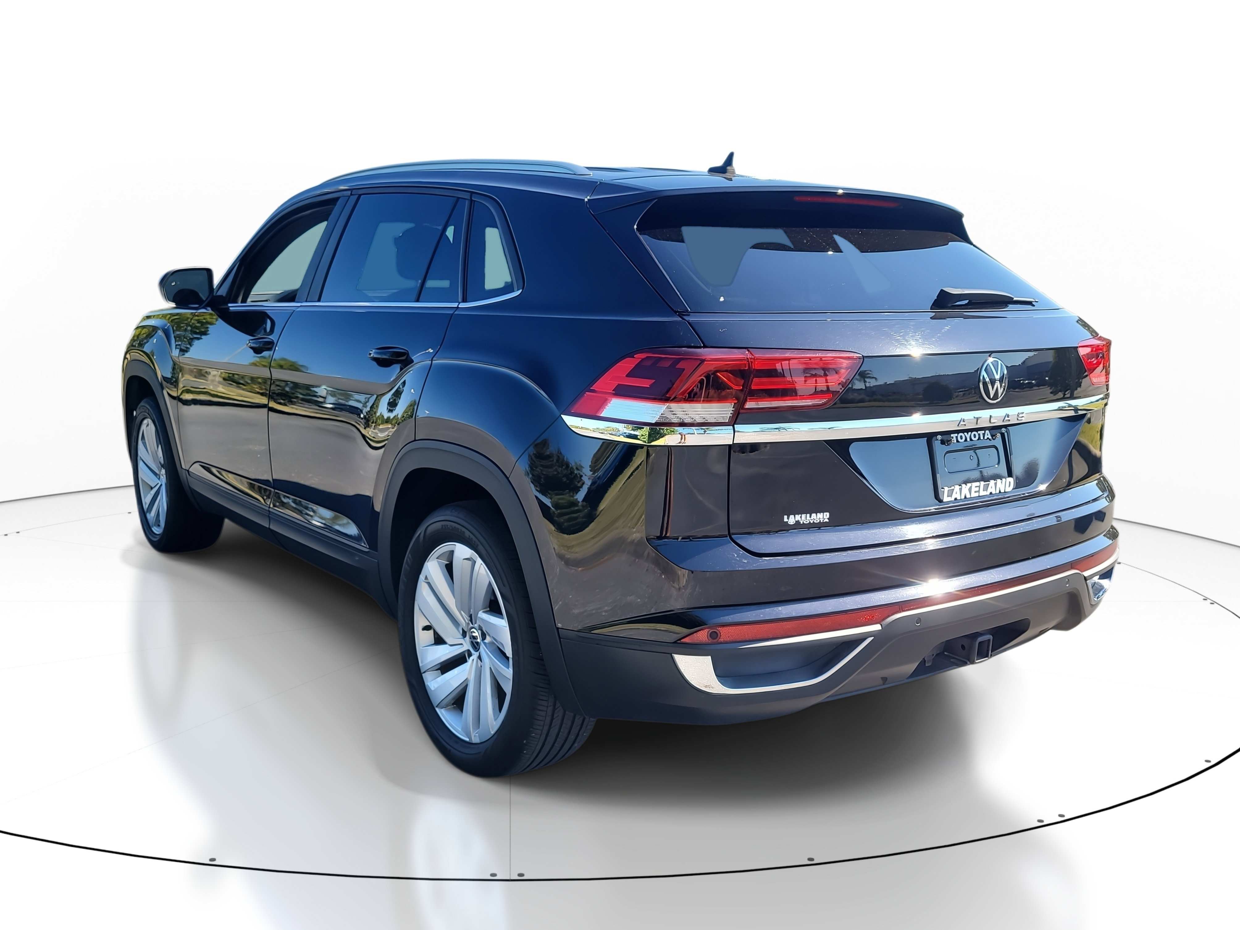 Used 2023 Volkswagen Atlas Cross Sport SE image 5