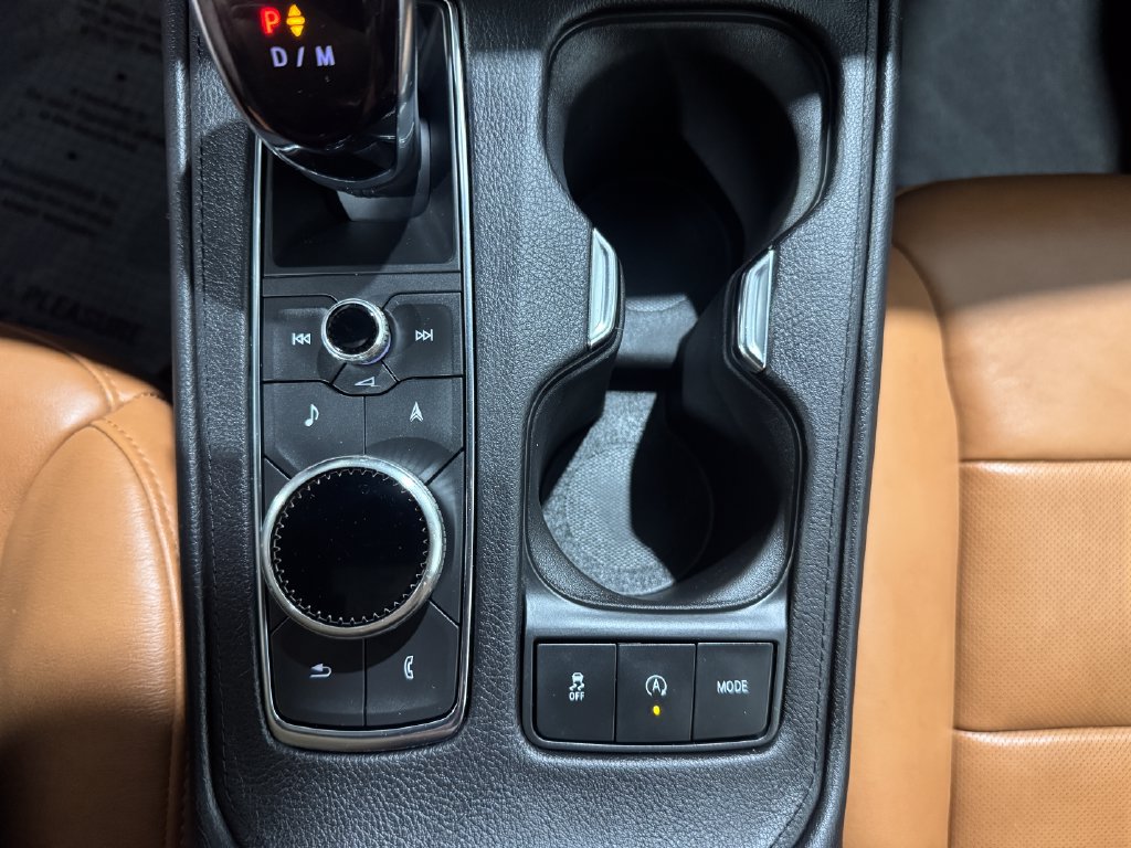 Used 2022 Cadillac XT4 Premium Luxury w/ Enhanced Visibility Package AWD/4WD image 38