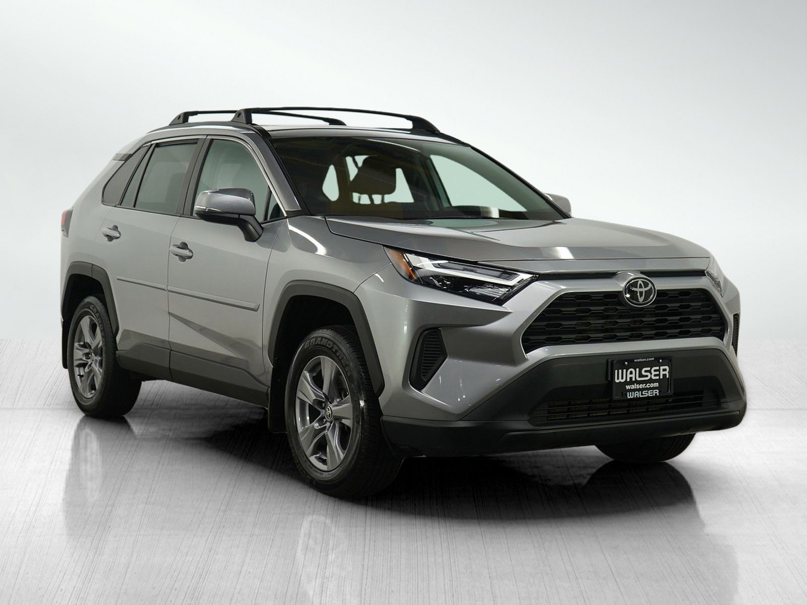 Used 2022 Toyota RAV4 XLE image 8