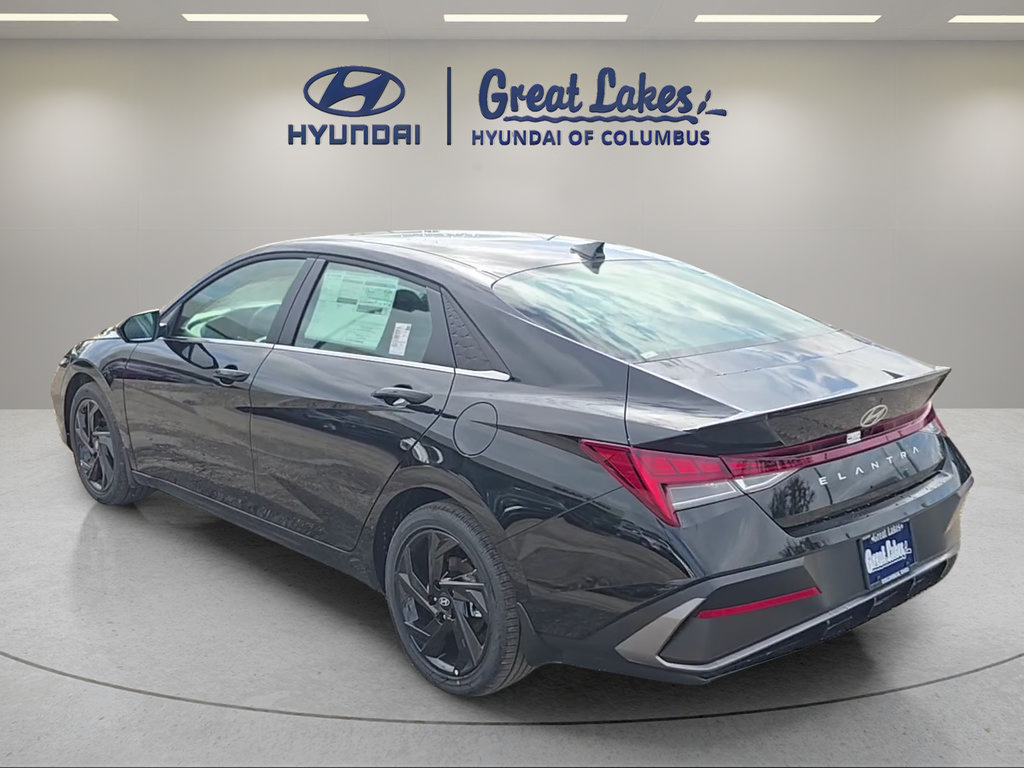 New 2026 Hyundai Elantra SEL Sport Premium FWD image 3