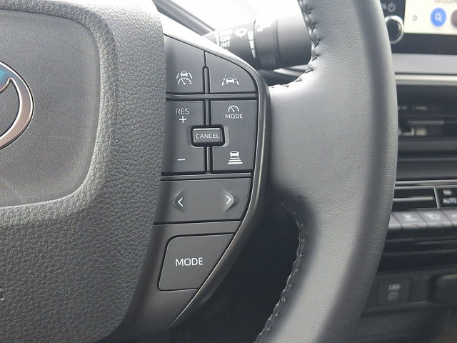 Used 2025 Toyota Prius LE FWD image 18