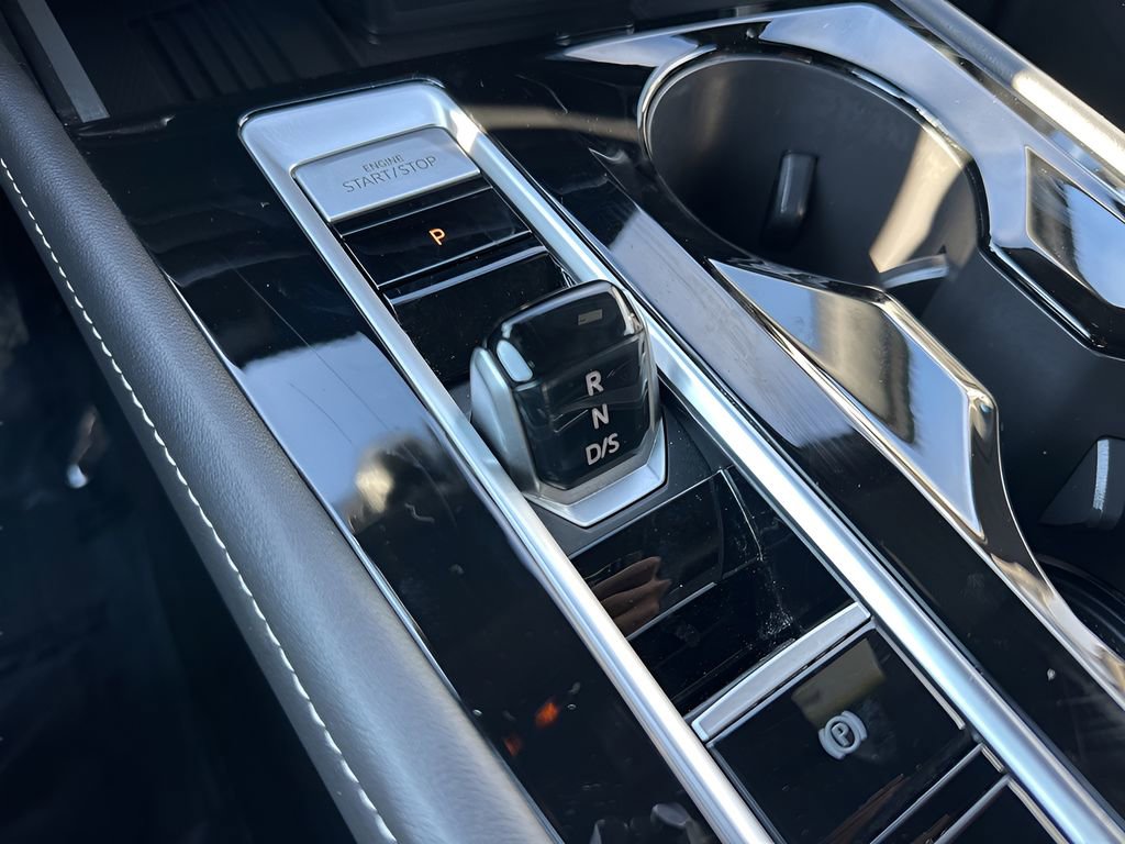 Used 2025 Volkswagen Atlas Cross Sport SE image 16