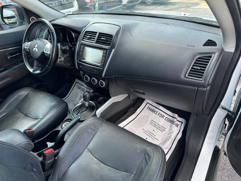 Used 2013 Mitsubishi Outlander Sport SE AWD/4WD image 22