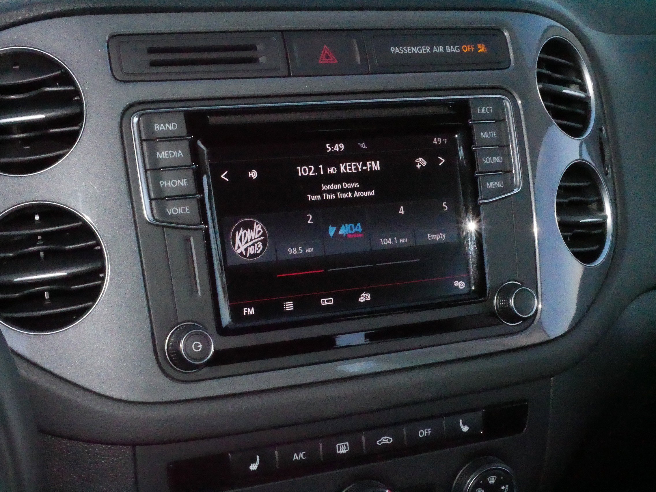 Used 2017 Volkswagen Tiguan Wolfsburg Edition image 22