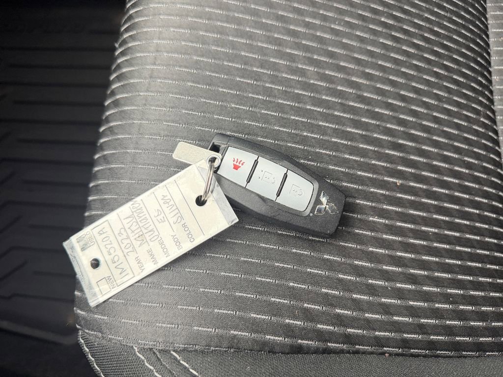 Used 2023 Mitsubishi Outlander ES image 32