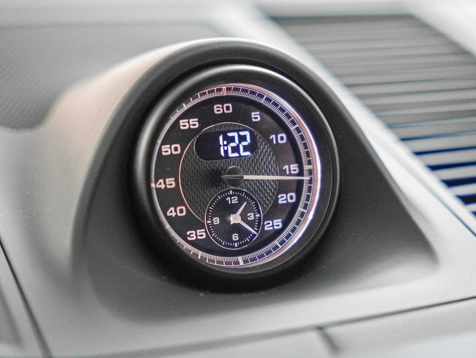 Used 2025 Porsche Macan S image 26