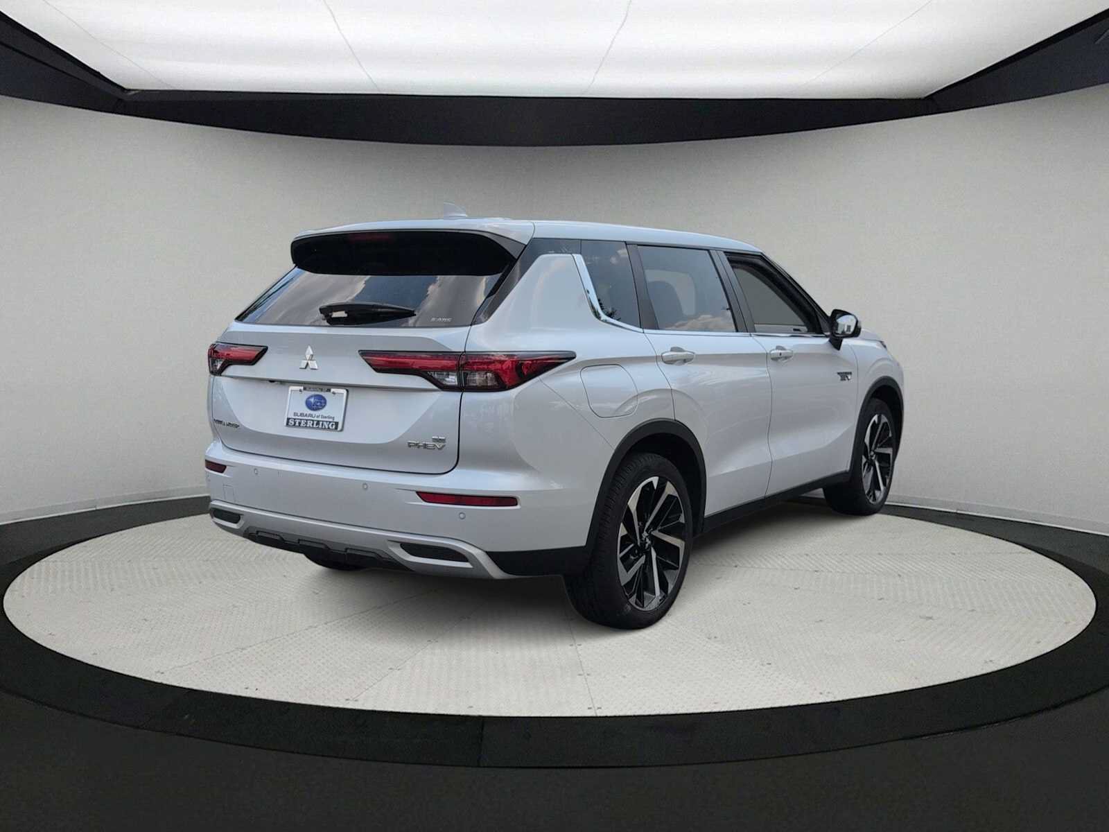 Used 2024 Mitsubishi Outlander SE AWD/4WD image 8