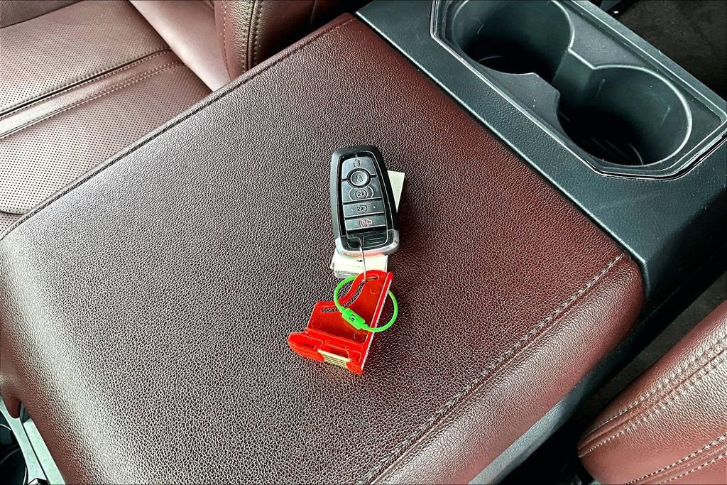 Used 2023 Ford Expedition Limited image 34