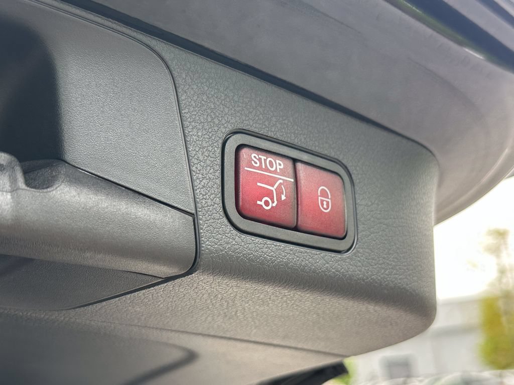 Certified 2025 Mercedes-Benz GLB 250 image 22