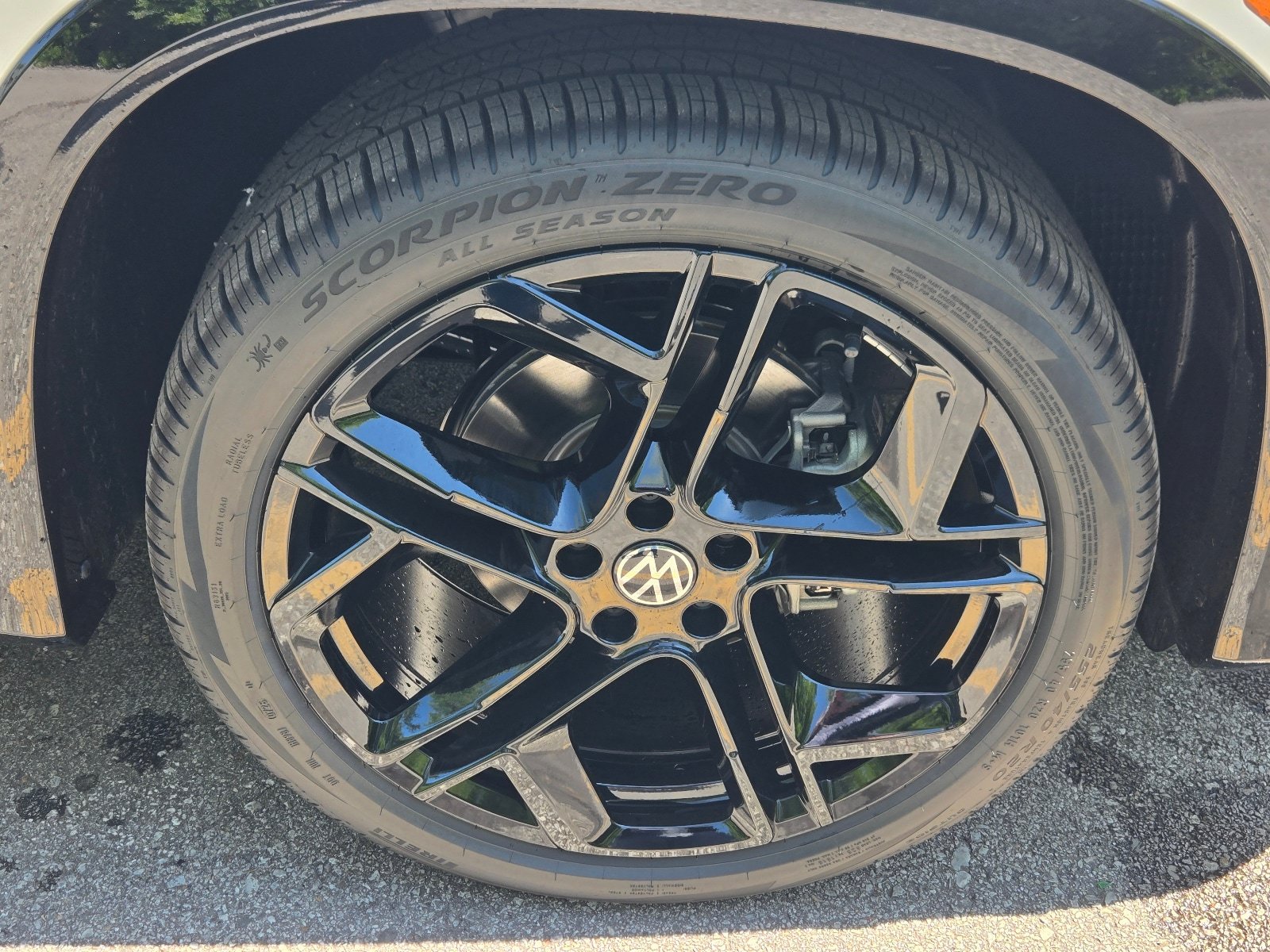 New 2026 Volkswagen Tiguan SE R-Line FWD image 9
