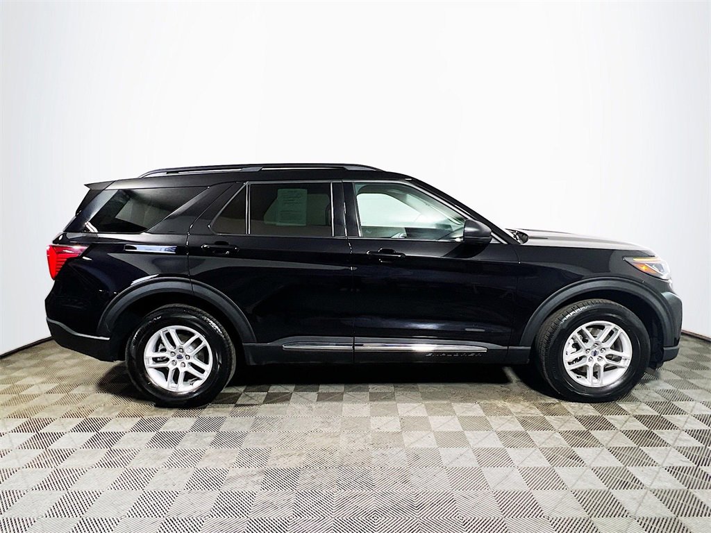 Used 2025 Ford Explorer Active image 9
