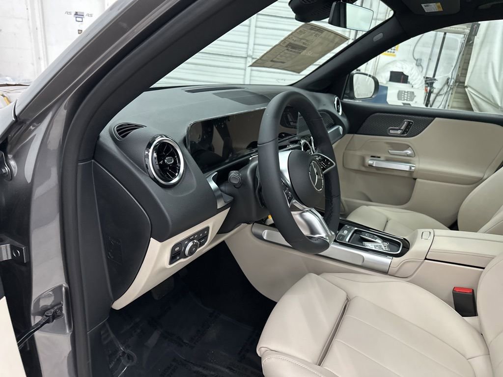 New 2026 Mercedes-Benz GLB 250 image 9
