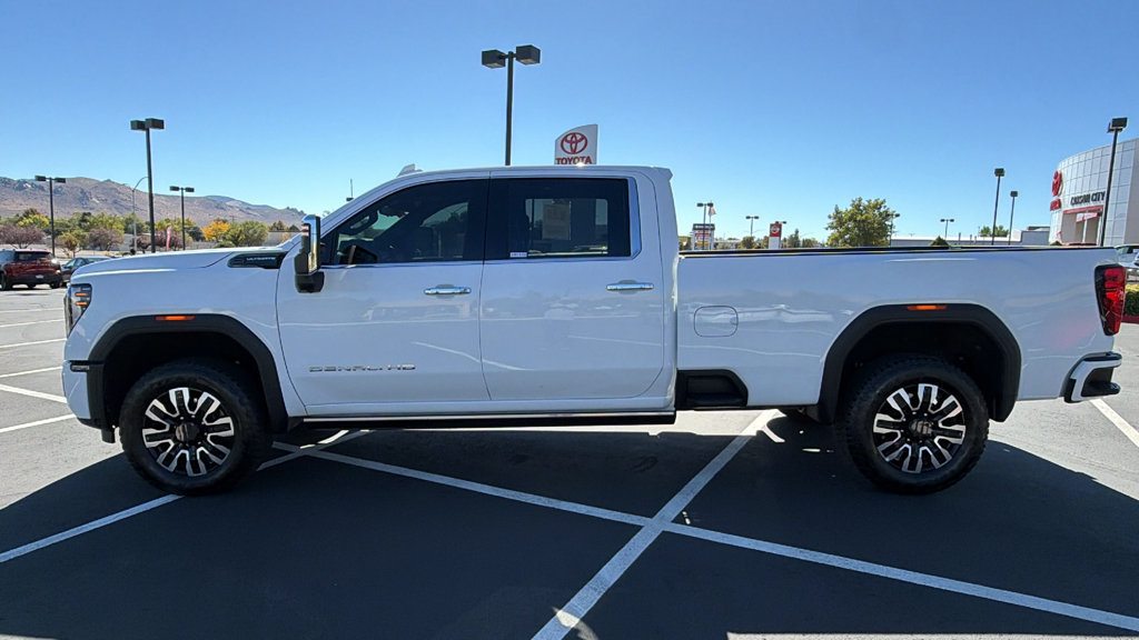 Used 2025 GMC Sierra 3500 Denali Ultimate AWD/4WD image 6