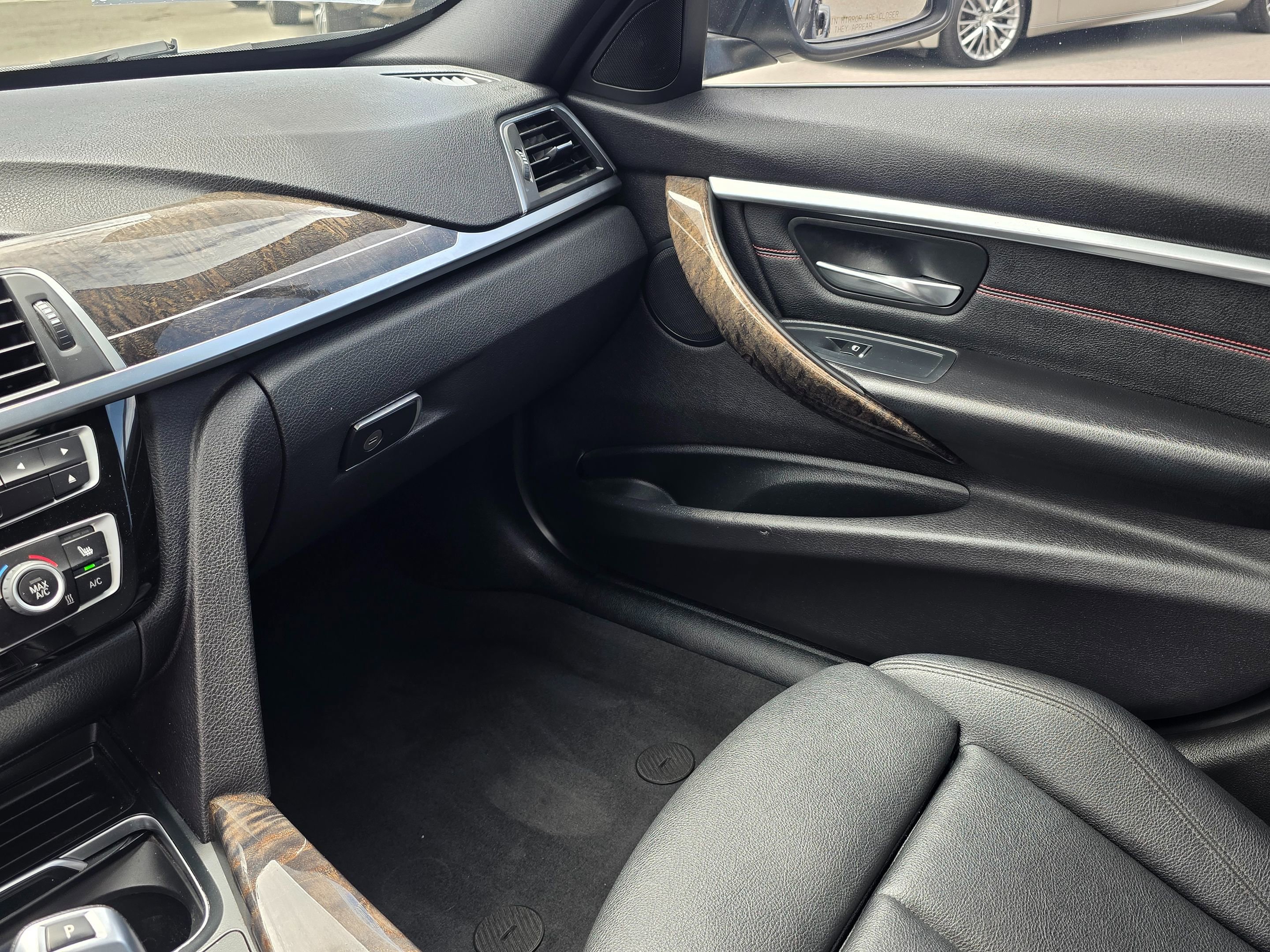 Used 2017 BMW 330e RWD image 32