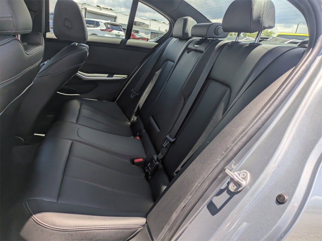 Used 2024 BMW 330e image 15