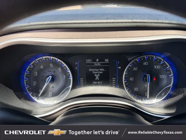 Used 2021 Chrysler Voyager LX FWD image 16