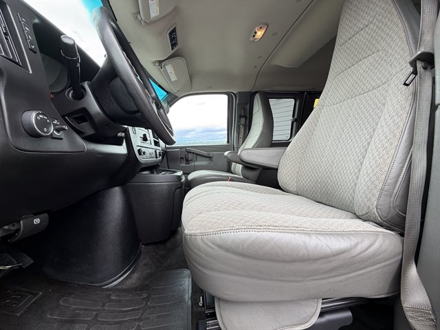 Used 2016 Chevrolet Express 3500 LT w/ LT Preferred Equipment Group RWD image 18