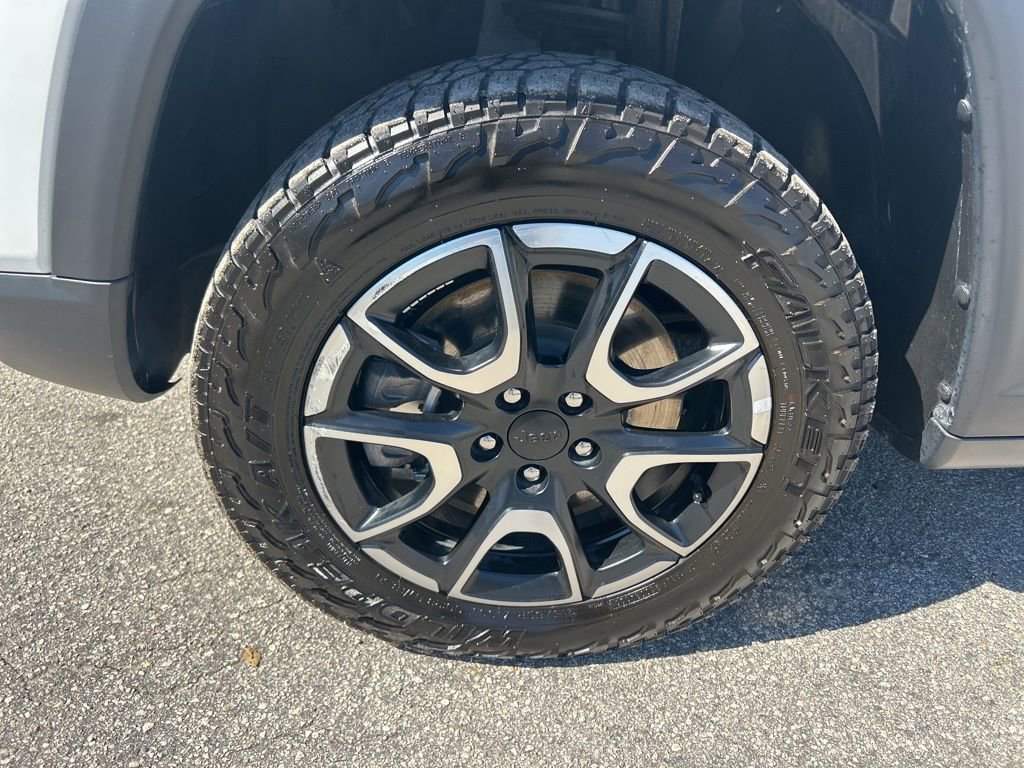 Used 2024 Jeep Compass Trailhawk image 14