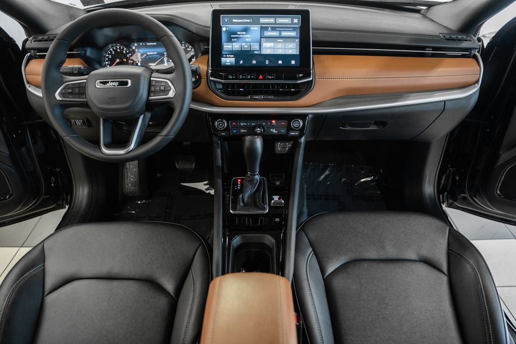 Certified 2025 Jeep Compass Limited AWD/4WD image 21