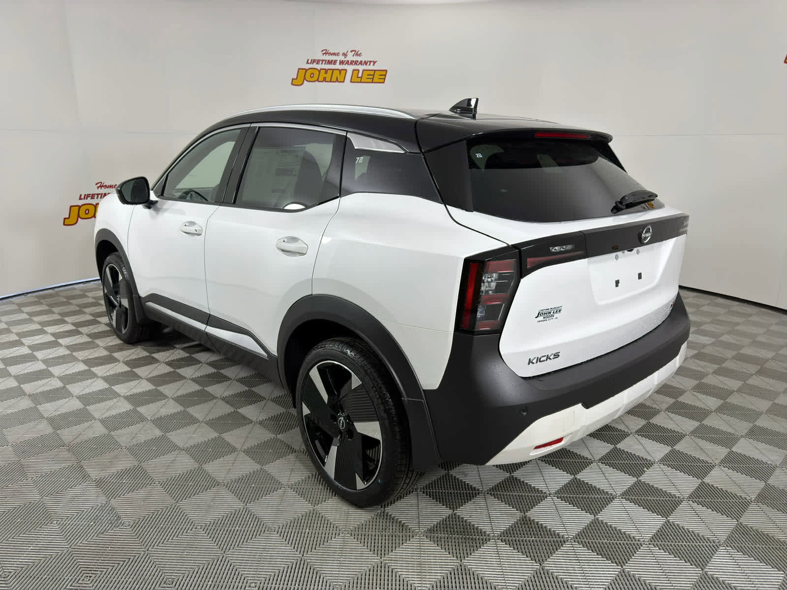 New 2026 Nissan Kicks SR w/ SR Premium Package image 3