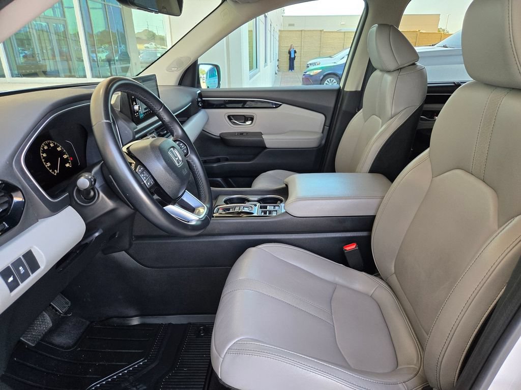 Used 2024 Honda Pilot Touring image 9
