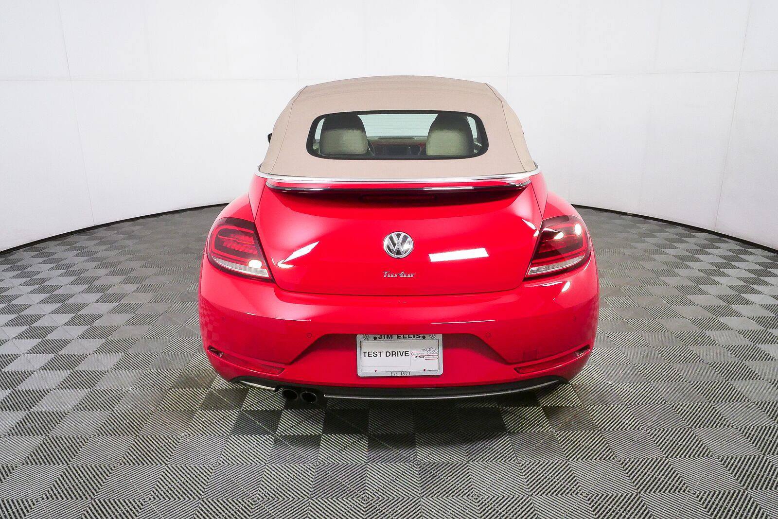 Used 2019 Volkswagen Beetle 2.0T SE w/ SE Premium Package FWD image 34