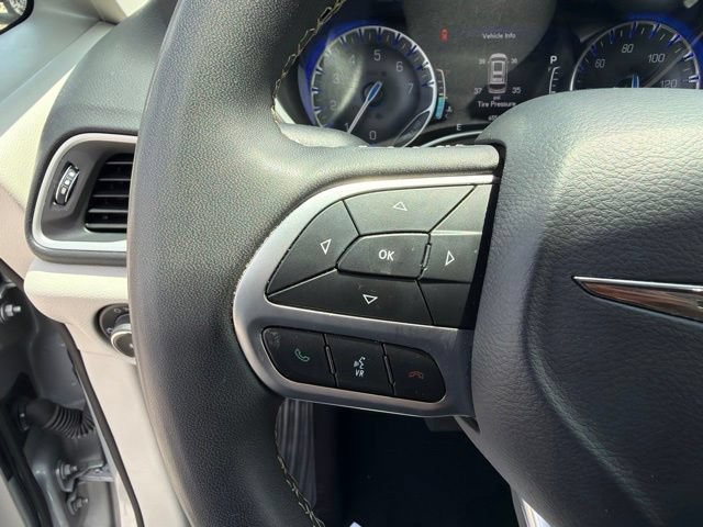 Used 2023 Chrysler Pacifica Touring-L FWD image 30