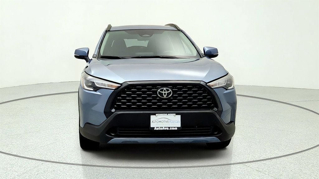 Used 2024 Toyota Corolla Cross LE FWD image 2