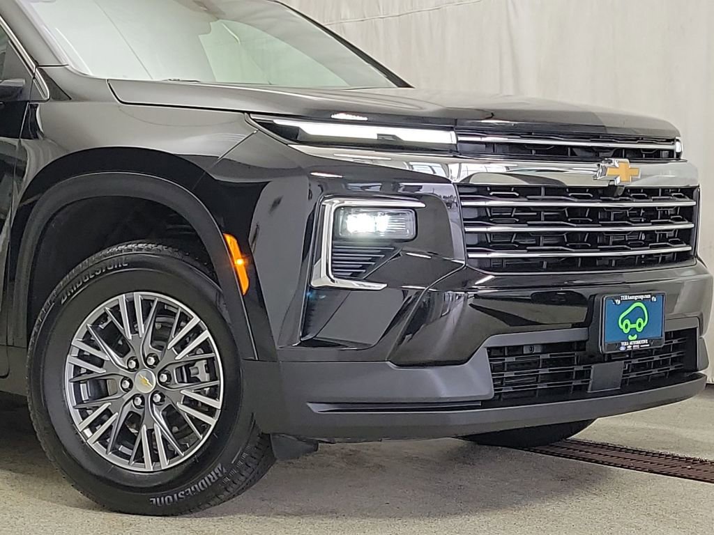 Certified 2025 Chevrolet Traverse LT image 2