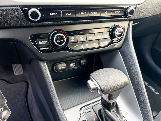 Used 2022 Kia Niro LX image 18