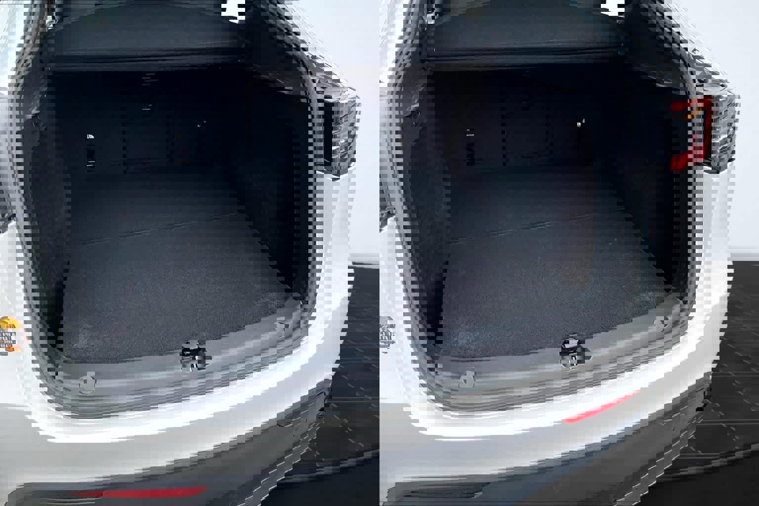 Used 2023 Tesla Model Y Long Range image 19