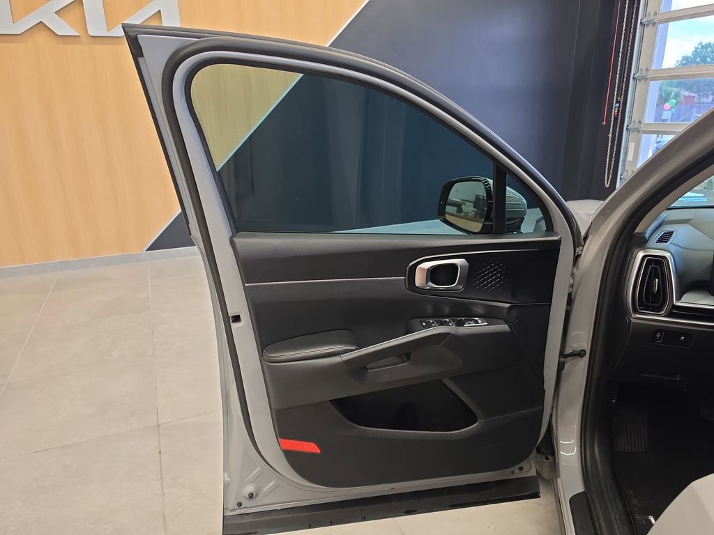 Certified 2024 Kia Sorento S w/ Panoramic Sunroof Package FWD image 16