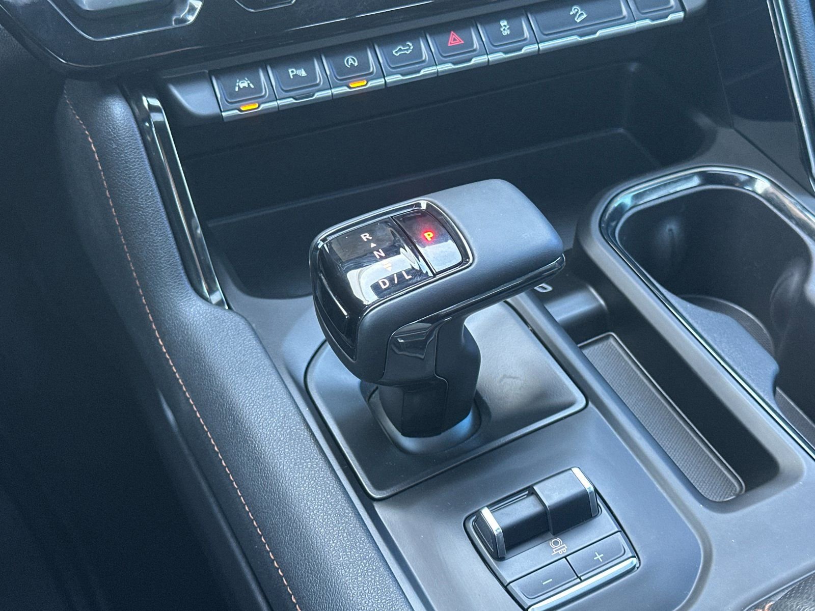 Used 2025 GMC Sierra 1500 AT4 w/ AT4 Premium Package image 25