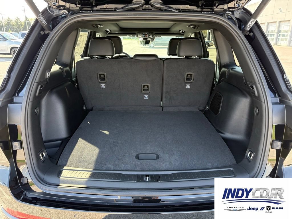 New 2026 Jeep Grand Cherokee Limited AWD/4WD image 11