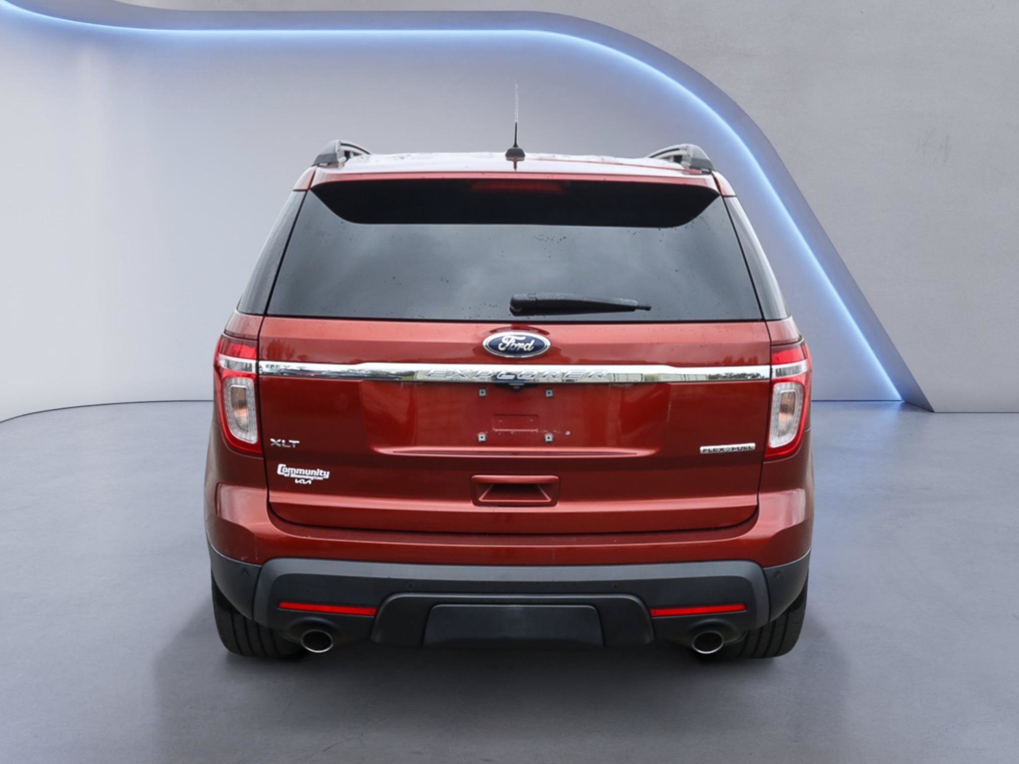 Used 2014 Ford Explorer XLT w/ Equipment Group 202A FWD image 6