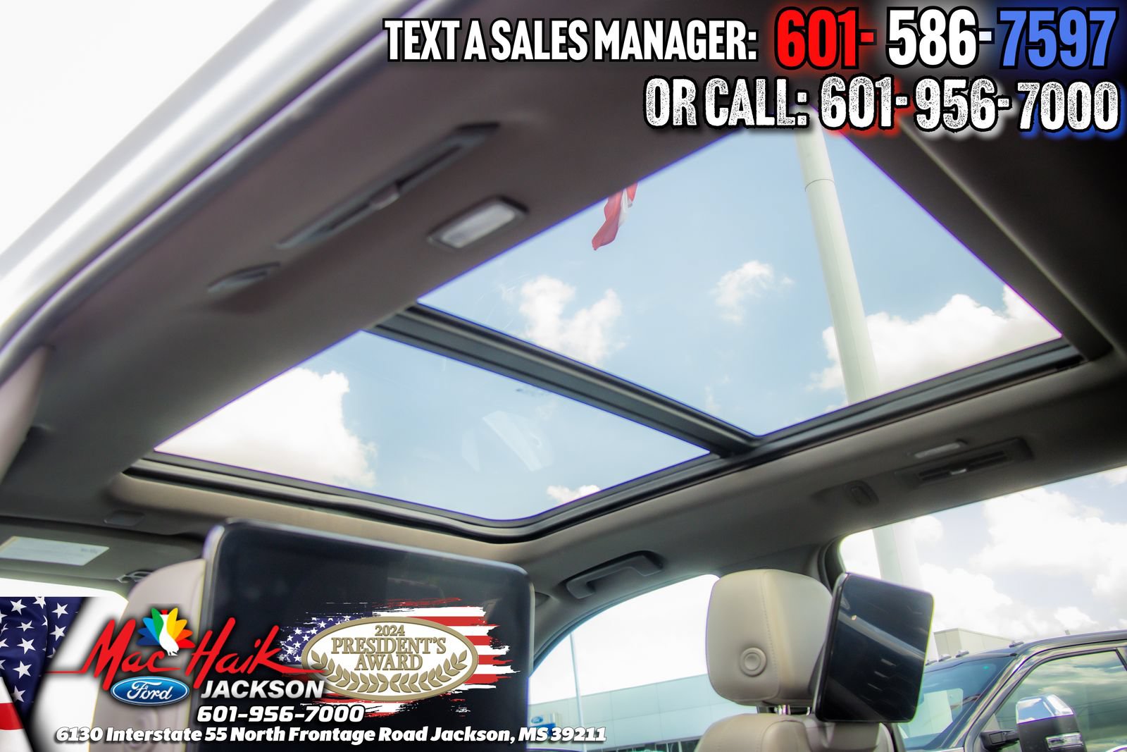 Used 2021 Chevrolet Tahoe Z71 w/ Luxury Package AWD/4WD image 11
