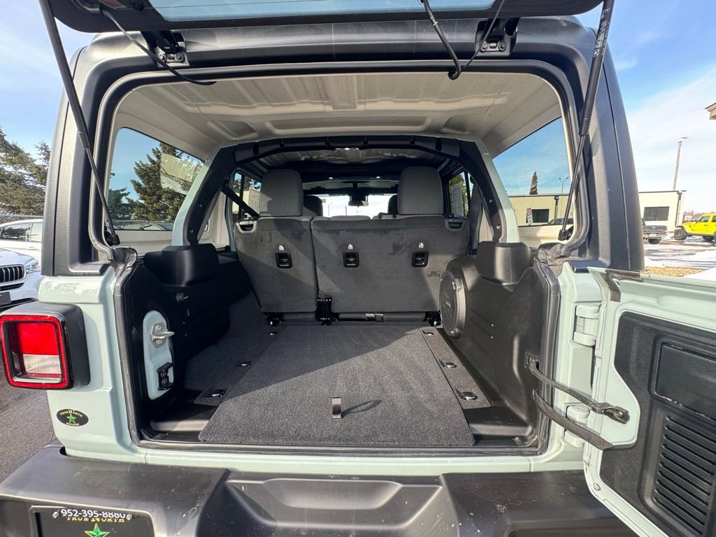 Used 2024 Jeep Wrangler Willys image 35
