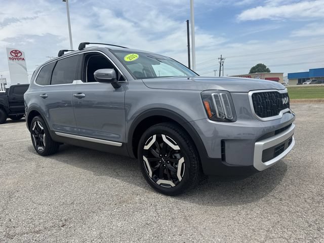 Used 2025 Kia Telluride EX w/ EX Captain's Chair Package FWD image 8