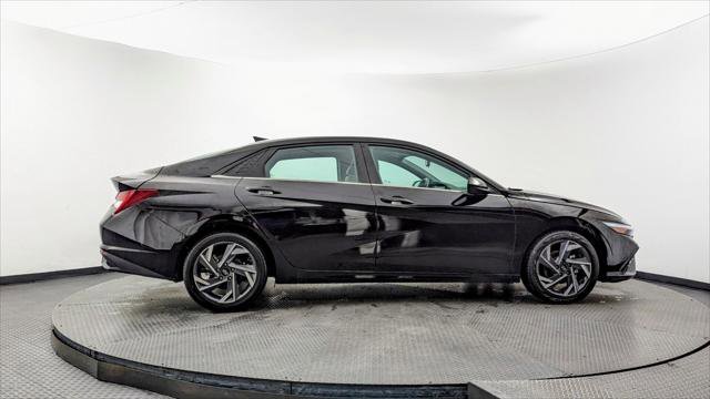 Used 2025 Hyundai Elantra SEL FWD image 9