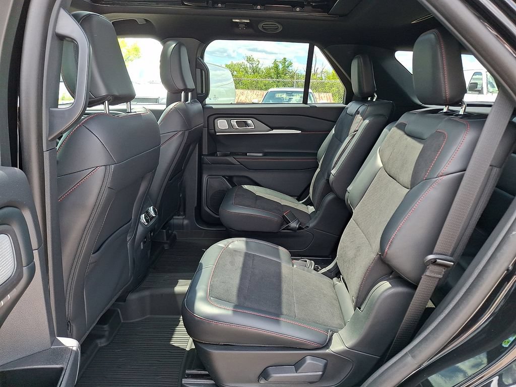 Used 2025 Ford Explorer ST w/ Sun And Sound Package AWD/4WD image 13