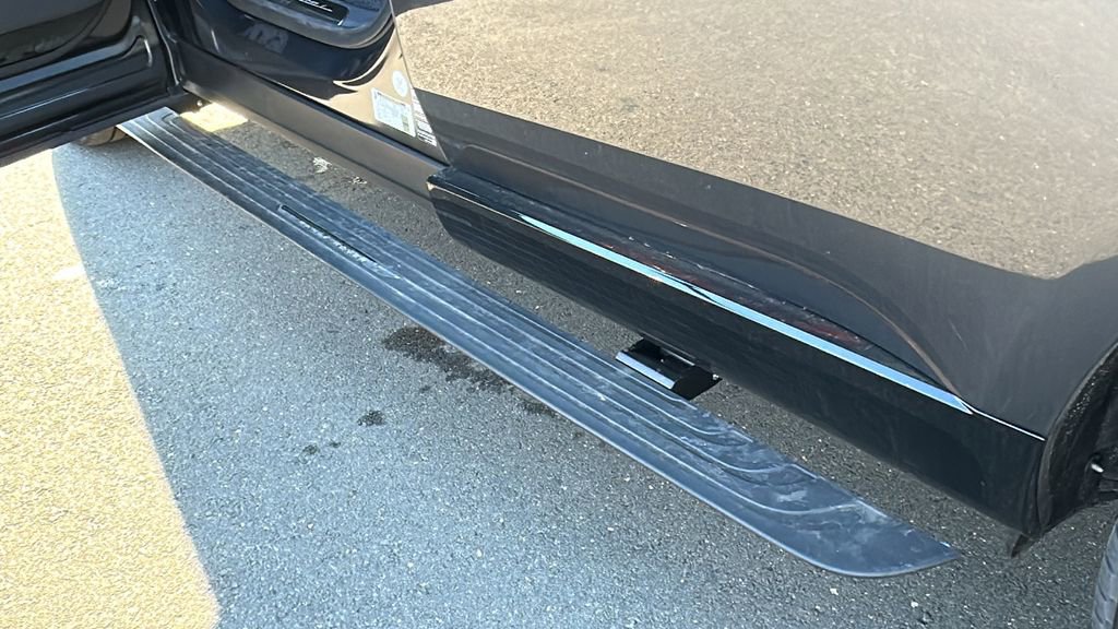 New 2025 Land Rover Range Rover SV image 25